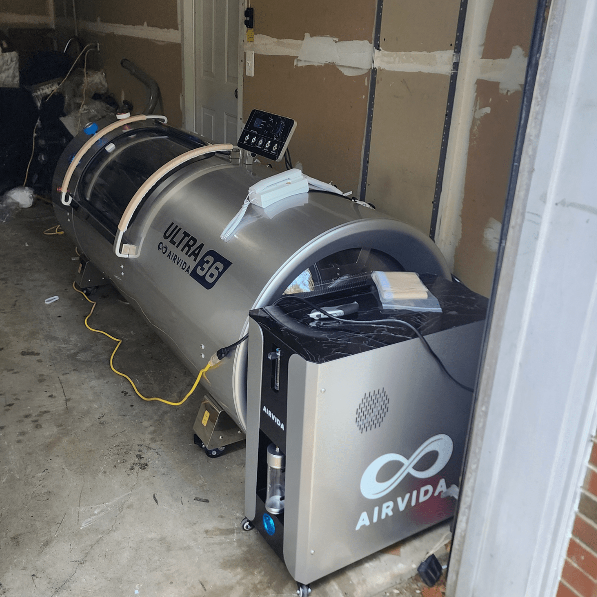 Airvida Ultra  1.3-2.0 ATA Hard Shell Lying Hyperbaric Chambers